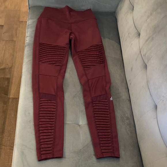 ALO Yoga Pants - ALO Yoga Ribbed Panel Leggings in Burgundy